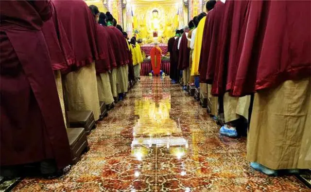 酒店老板说自己有“花不完的钱,还不清的债”,意不意外?-图片2