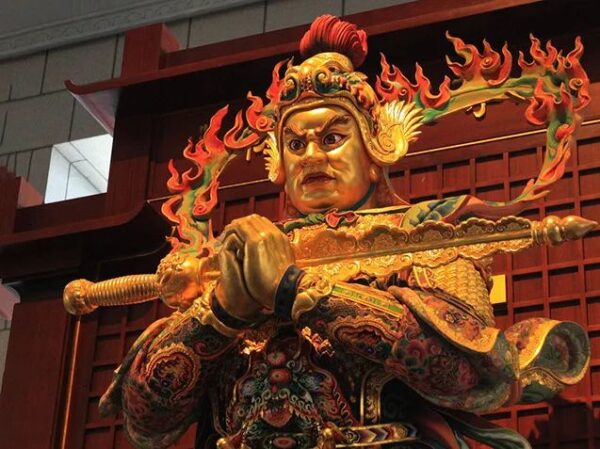 莫把怪力乱神当护法神,何种修行人能感召护法神帮助?