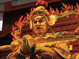 不是上不上网护法的概念,而是学佛能不能成就的问题